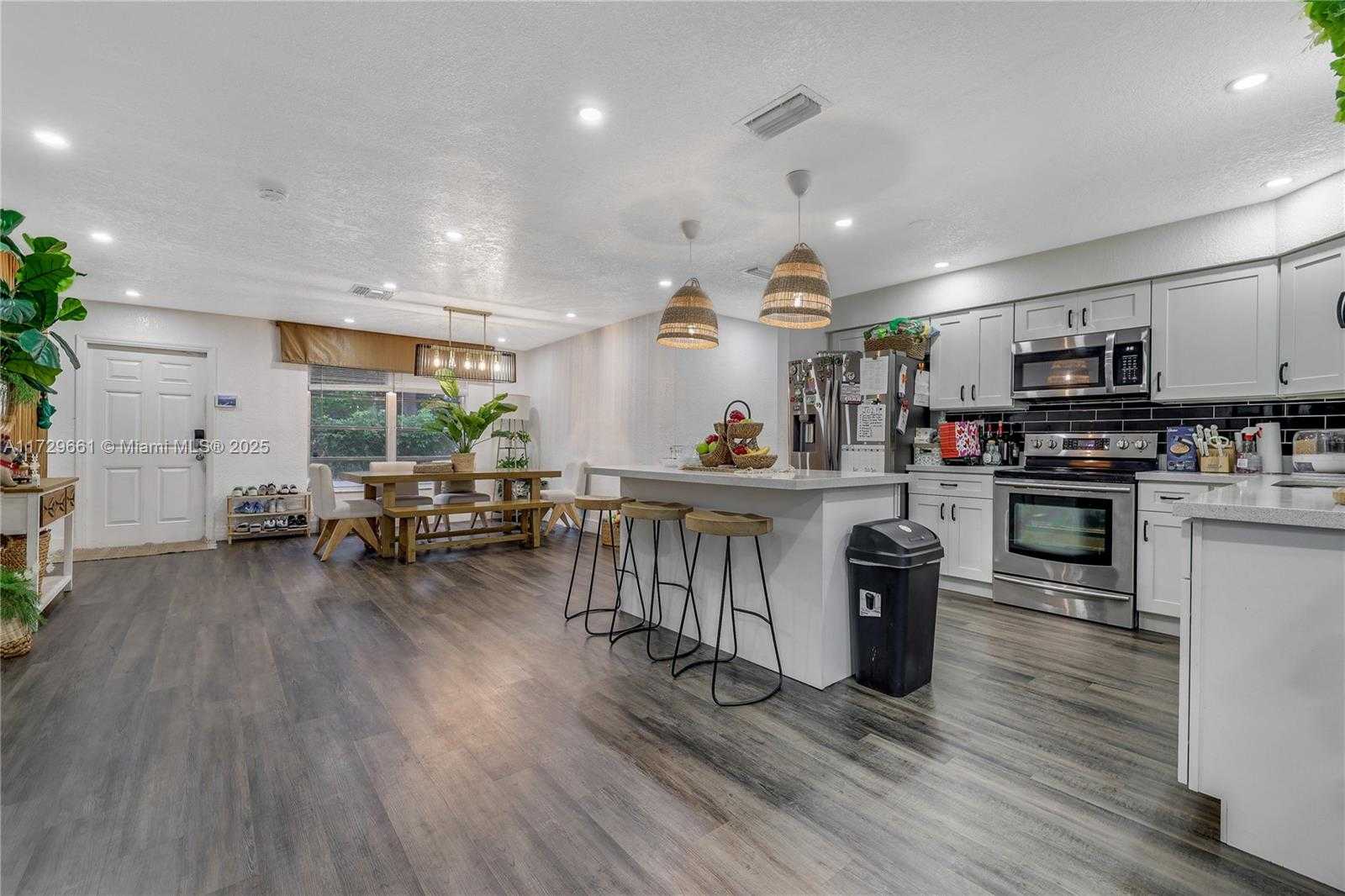 Small Image of 5712 MONROE ST, Hollywood Number 8