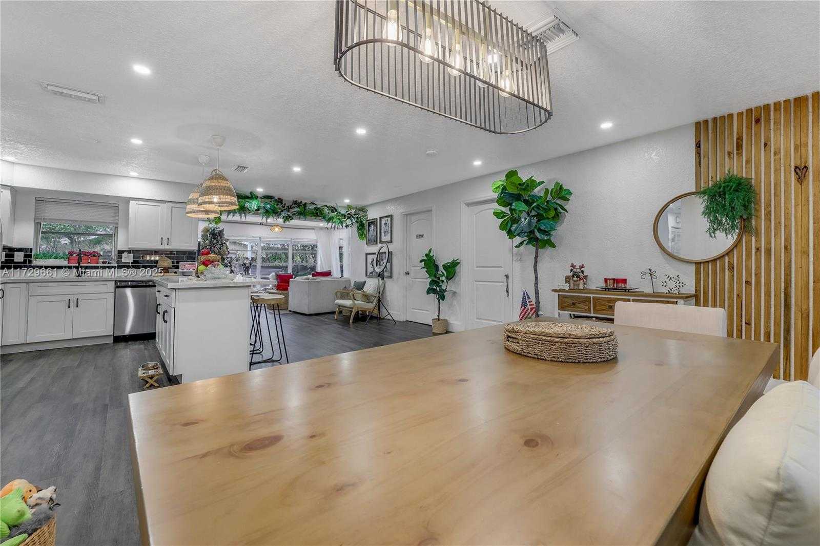 Small Image of 5712 MONROE ST, Hollywood Number 9