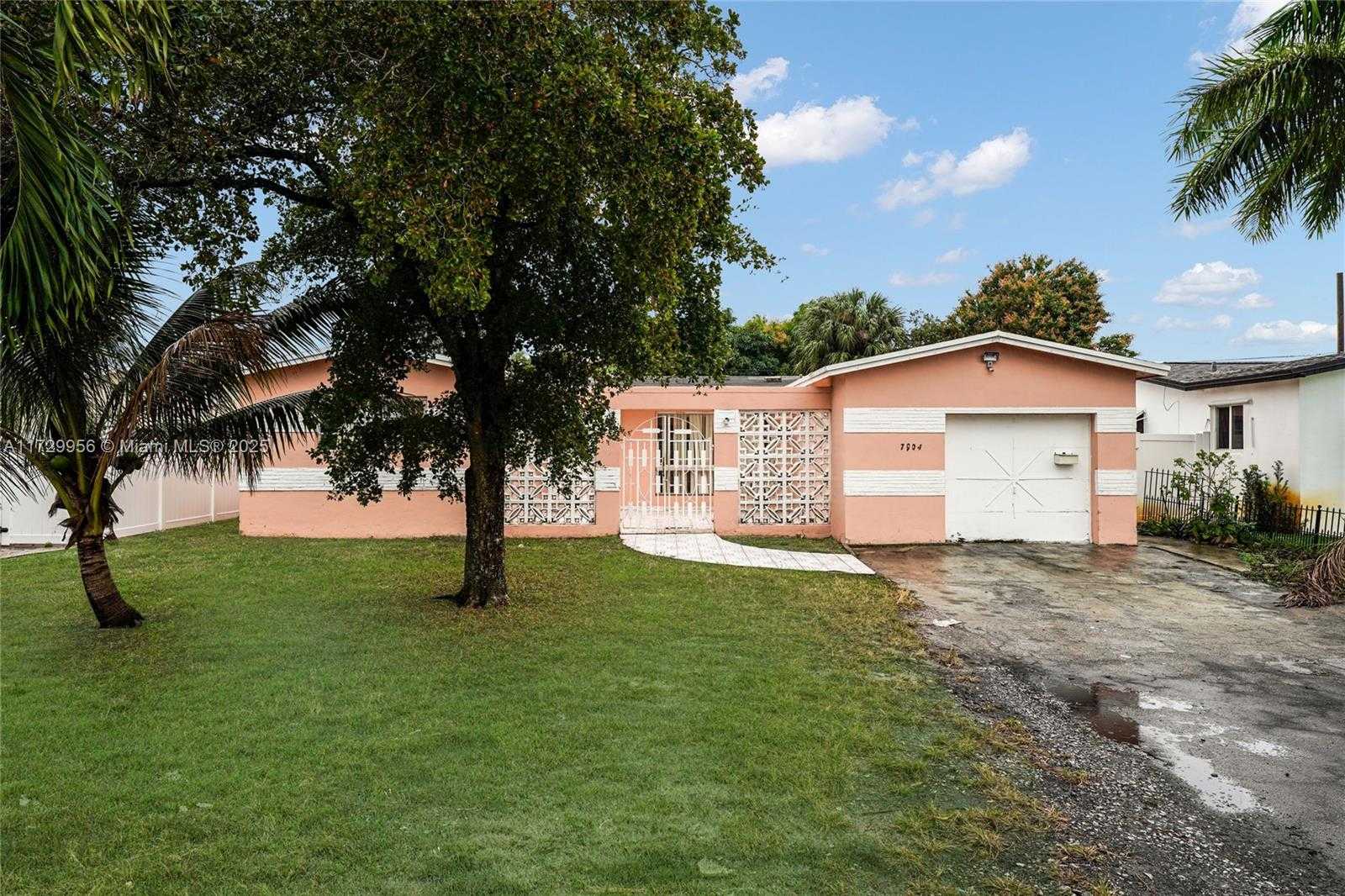Small Image of 7904 CORAL BLVD, Miramar Number 2
