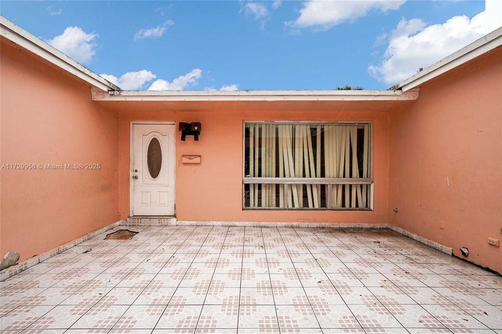 Small Image of 7904 CORAL BLVD, Miramar Number 3