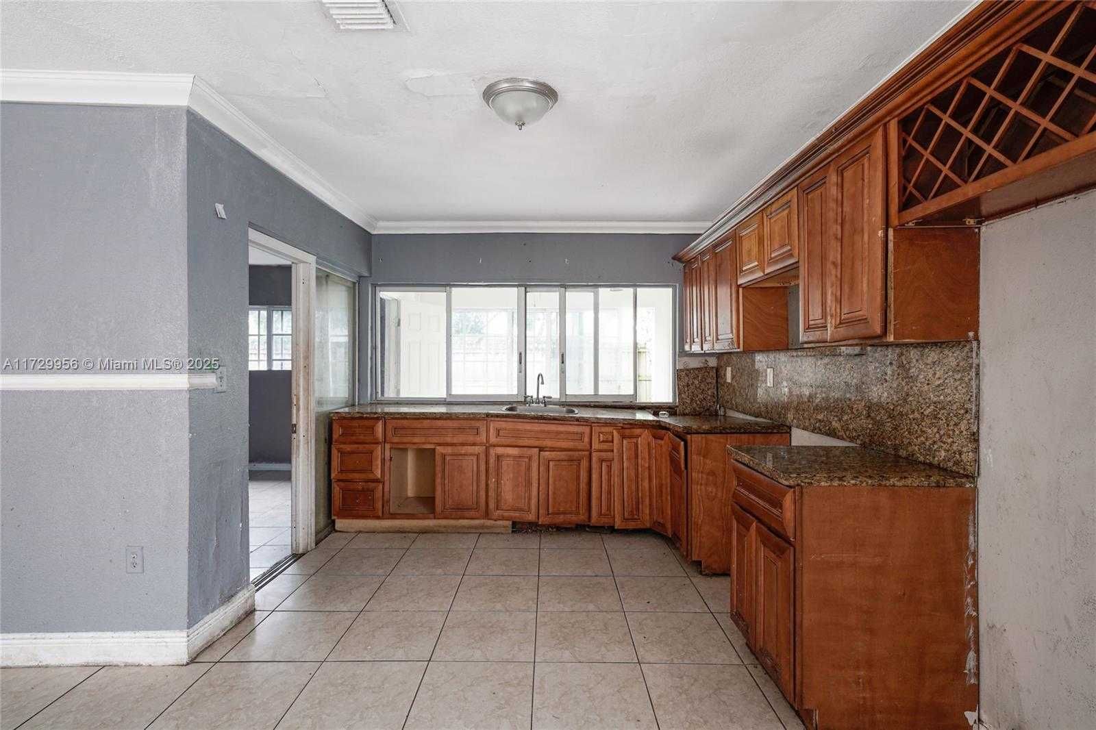 Small Image of 7904 CORAL BLVD, Miramar Number 6