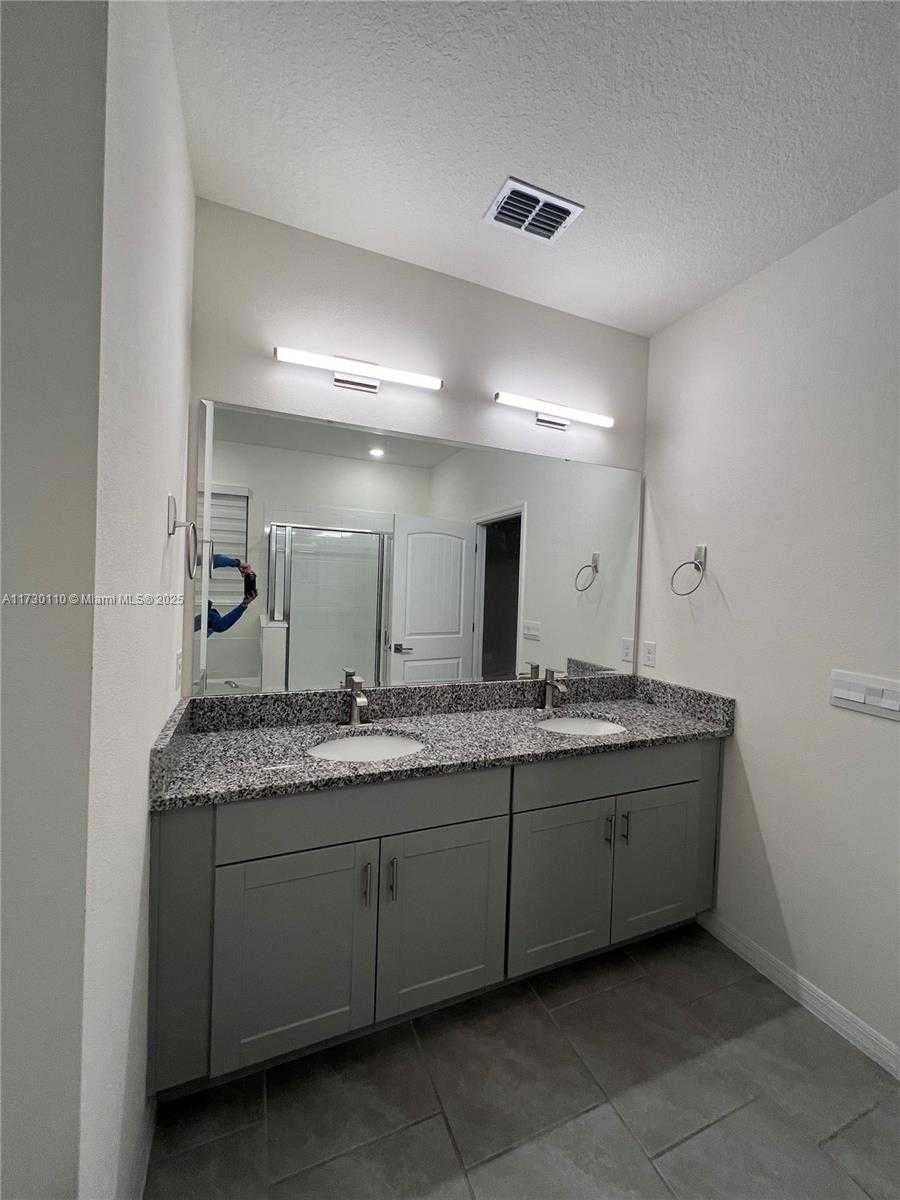 Small Image of 1590 BARBERRY DR, Kissimmee Number 12