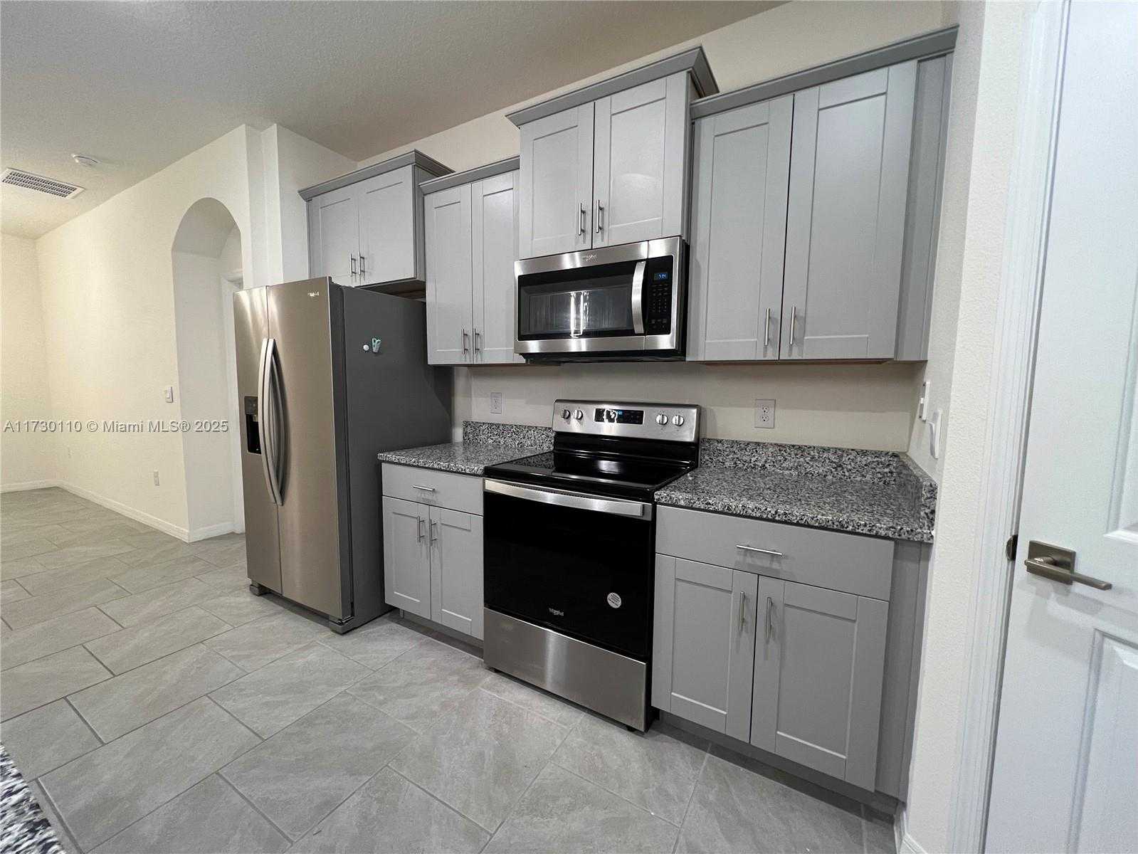 Small Image of 1590 BARBERRY DR, Kissimmee Number 3