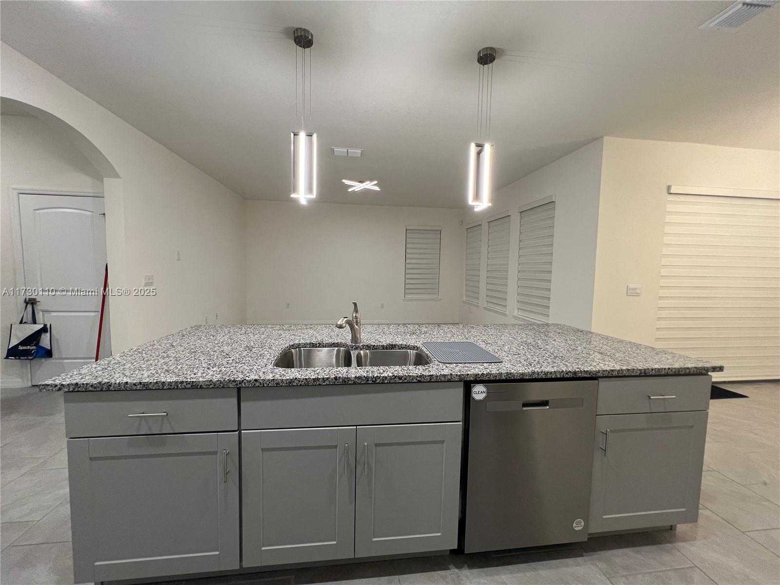 Small Image of 1590 BARBERRY DR, Kissimmee Number 4