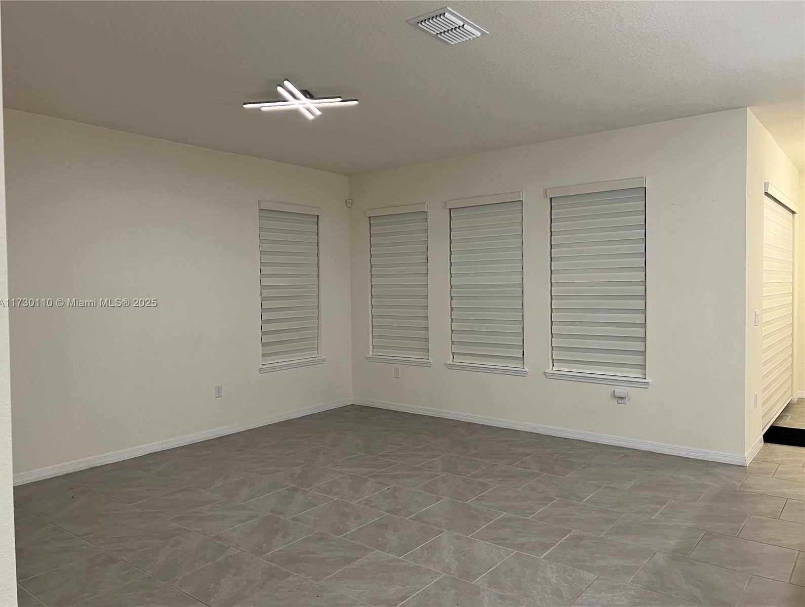 Small Image of 1590 BARBERRY DR, Kissimmee Number 8