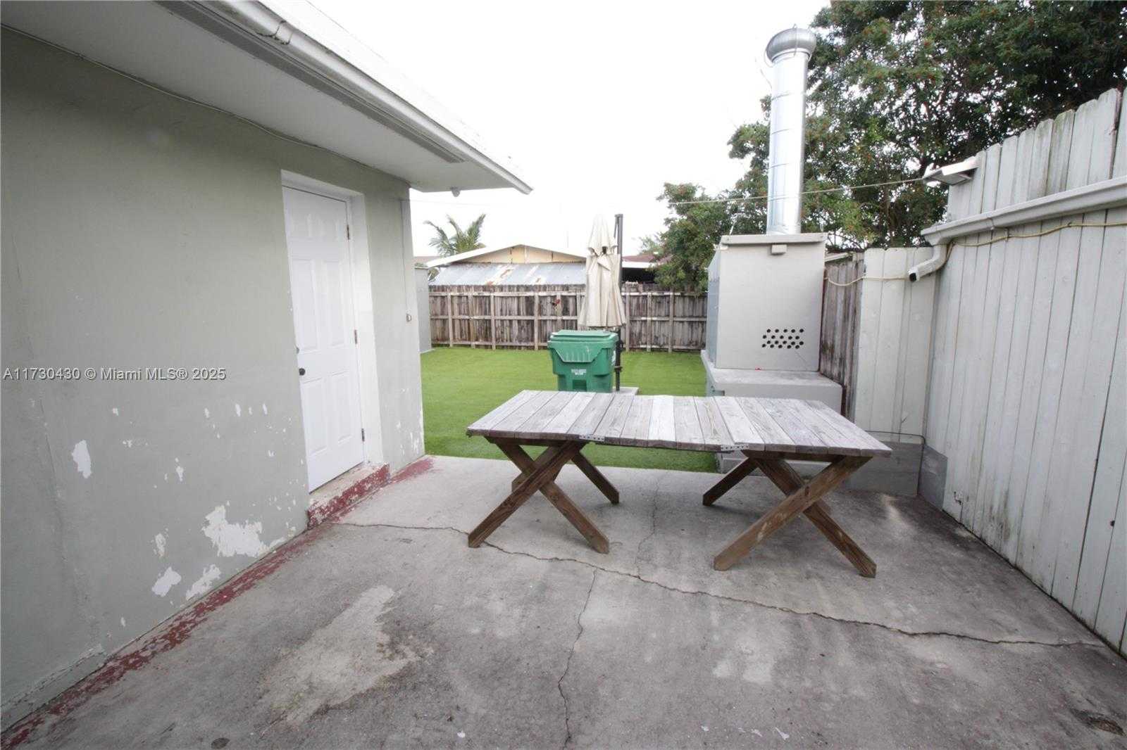 Small Image of 19143 NORTH WEST 35TH AVE, Miami Gardens Number 13