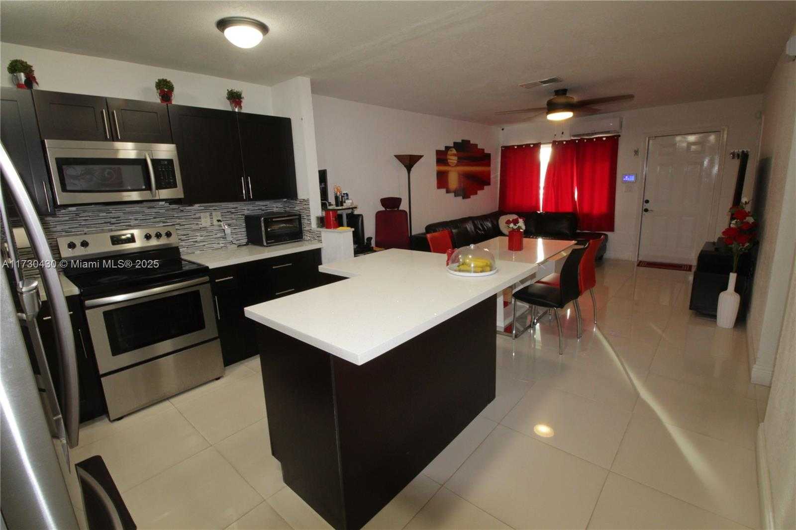 Small Image of 19143 NORTH WEST 35TH AVE, Miami Gardens Number 6