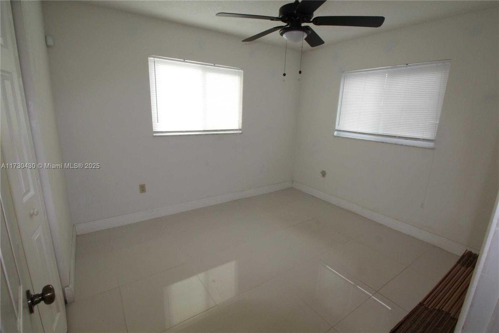 Small Image of 19143 NORTH WEST 35TH AVE, Miami Gardens Number 8