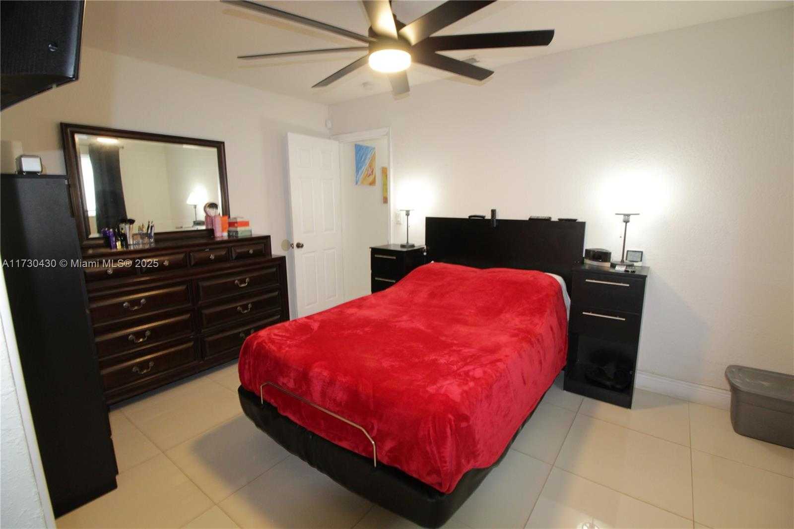 Small Image of 19143 NORTH WEST 35TH AVE, Miami Gardens Number 9