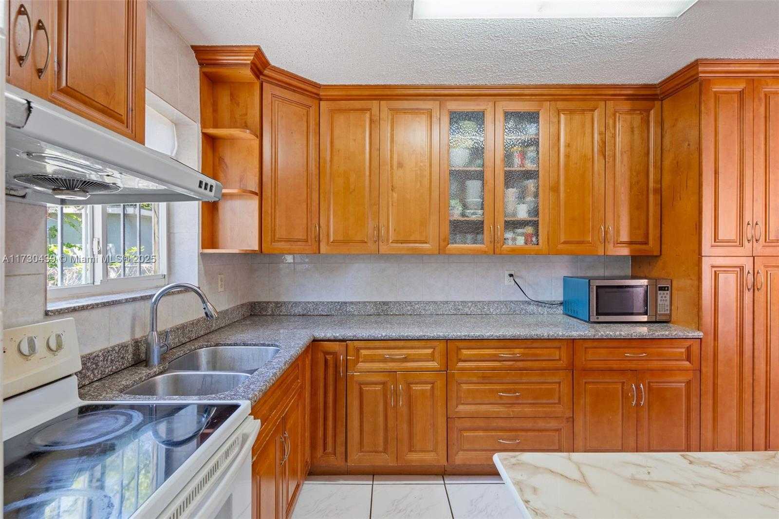 Small Image of 701 NORTH EAST 170TH ST, North Miami Beach Number 13