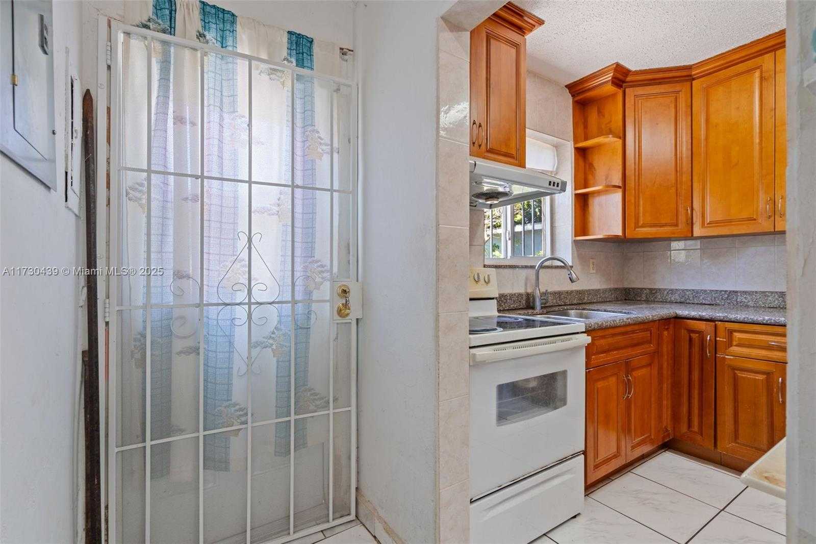 Small Image of 701 NORTH EAST 170TH ST, North Miami Beach Number 14