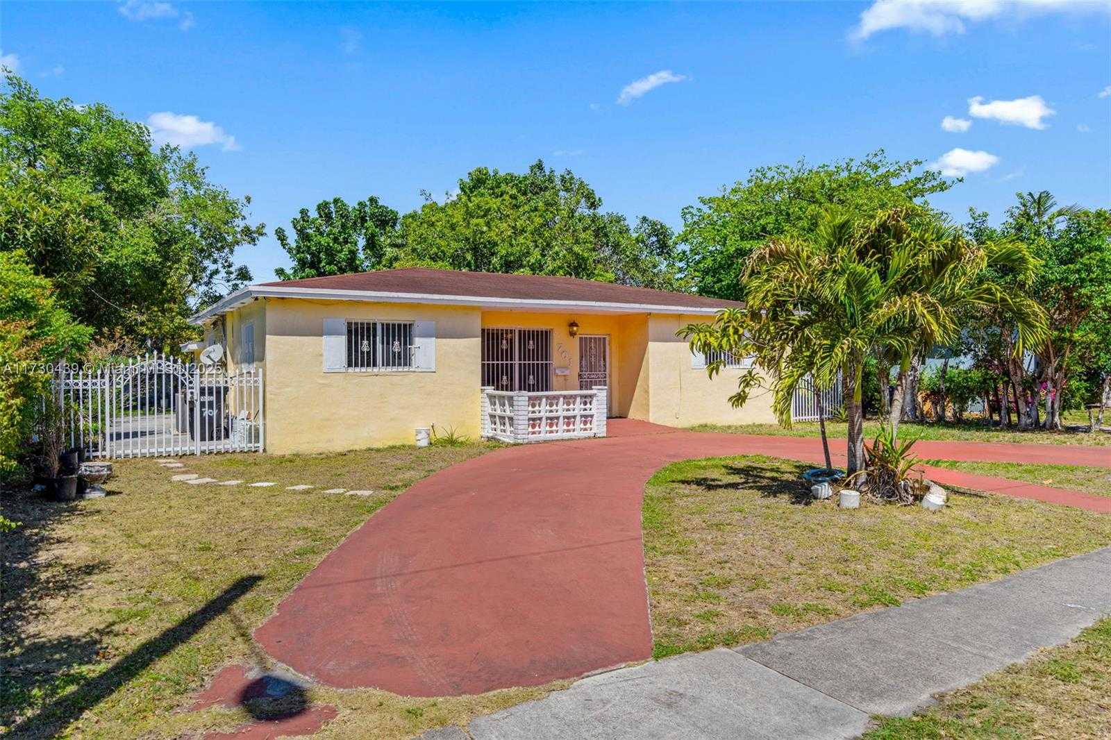 Small Image of 701 NORTH EAST 170TH ST, North Miami Beach Number 2