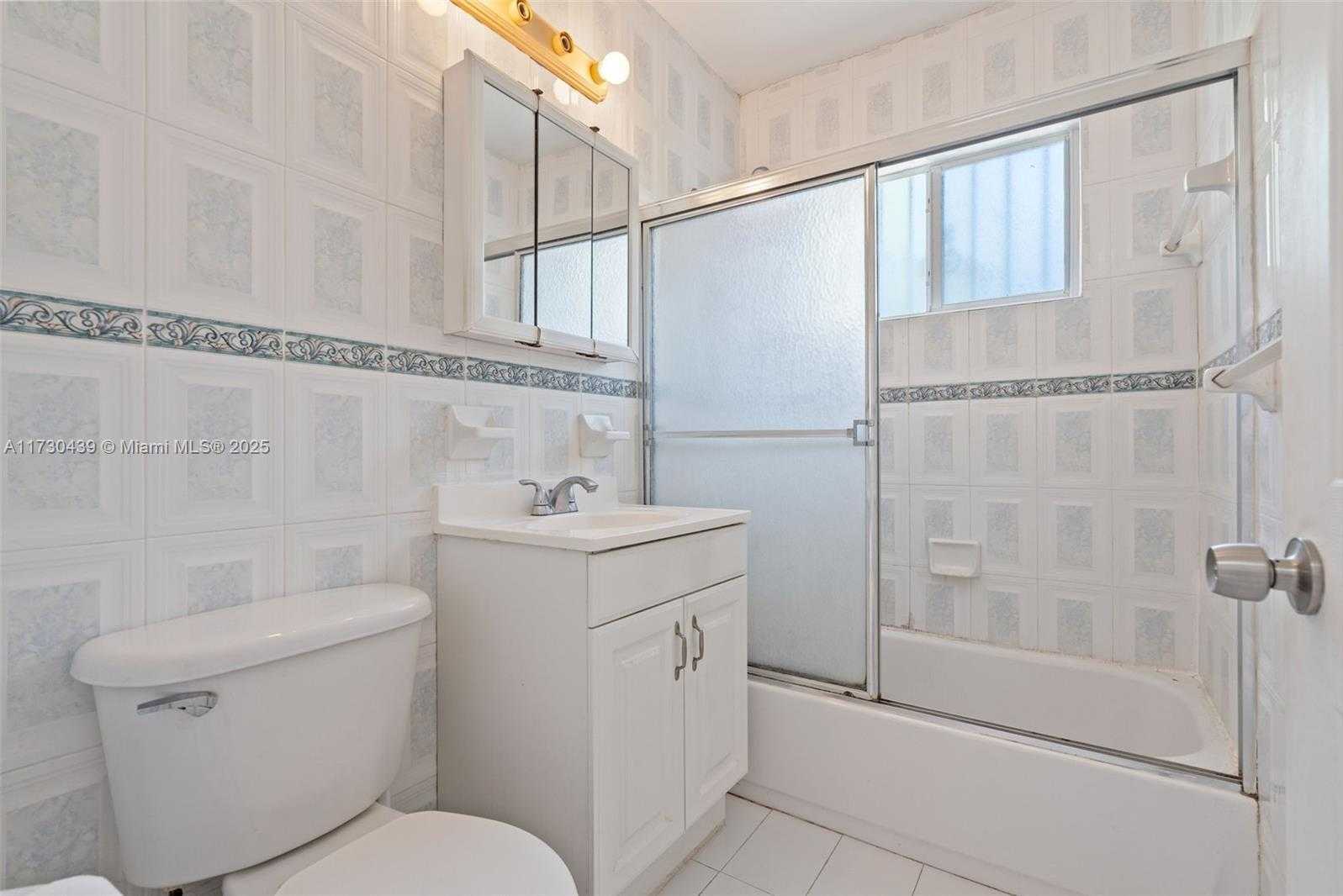 Small Image of 701 NORTH EAST 170TH ST, North Miami Beach Number 22