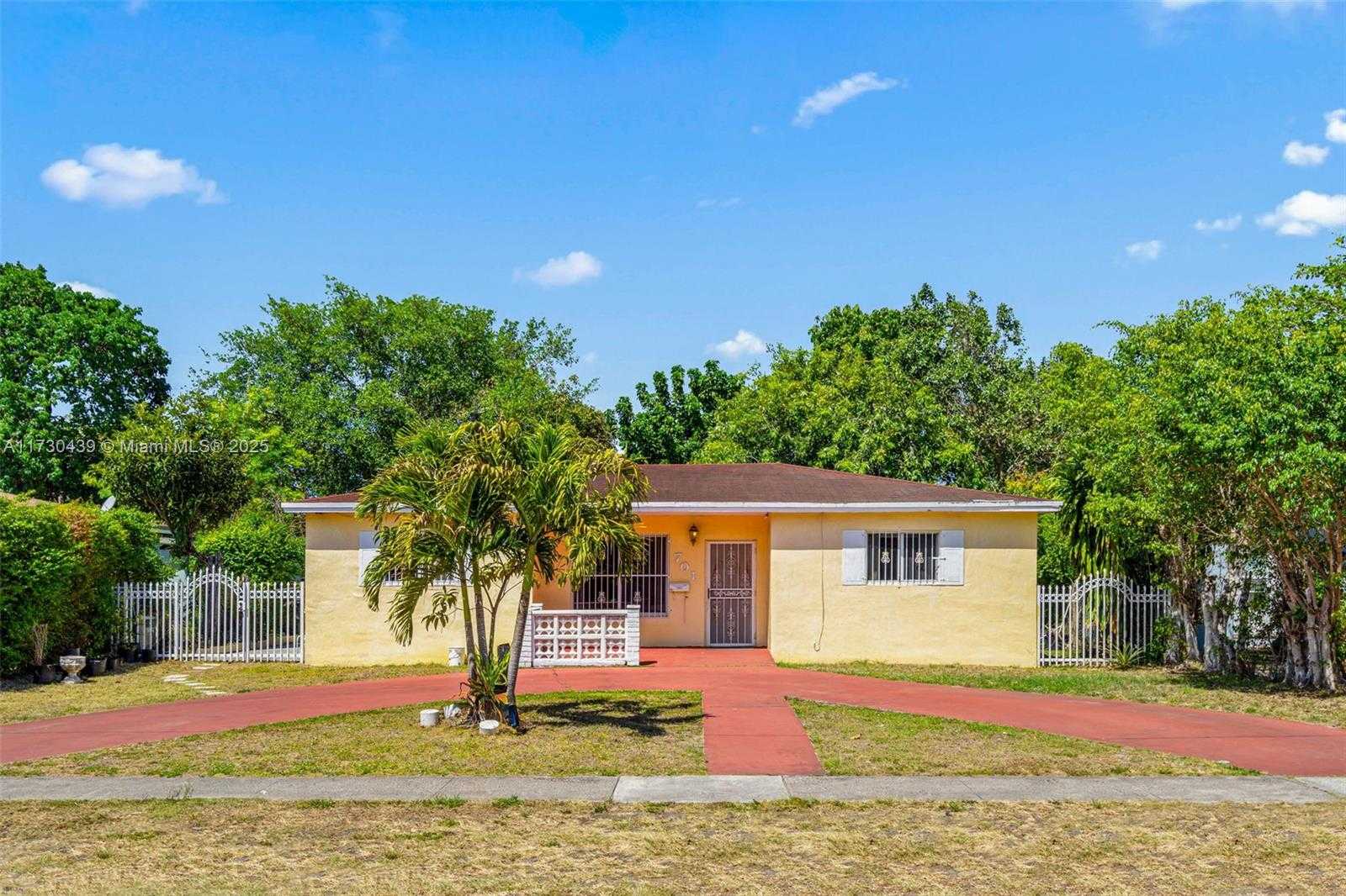Small Image of 701 NORTH EAST 170TH ST, North Miami Beach Number 3