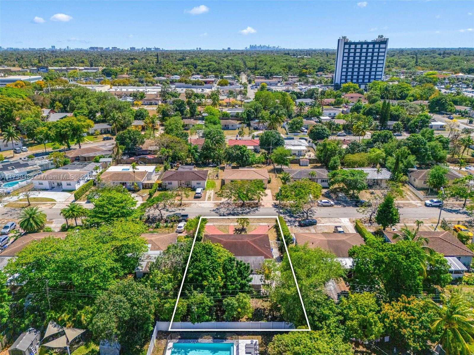 Small Image of 701 NORTH EAST 170TH ST, North Miami Beach Number 32