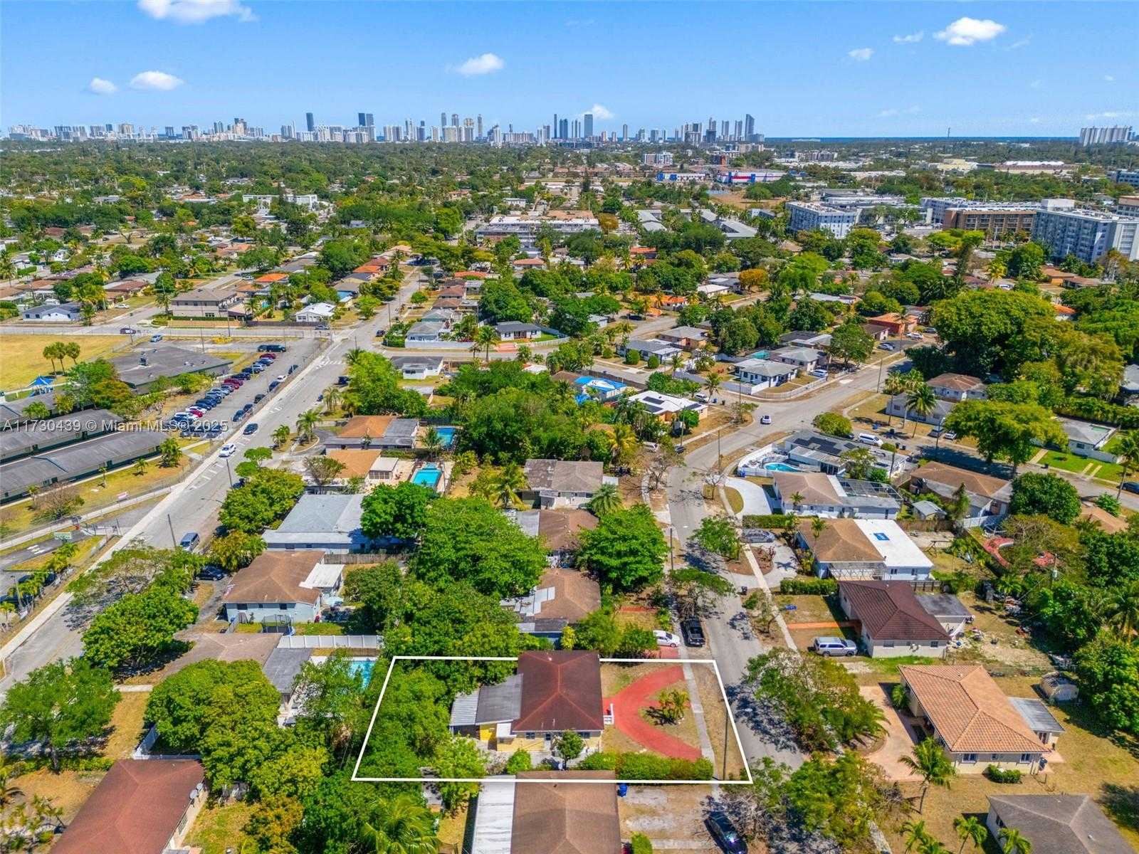 Small Image of 701 NORTH EAST 170TH ST, North Miami Beach Number 34