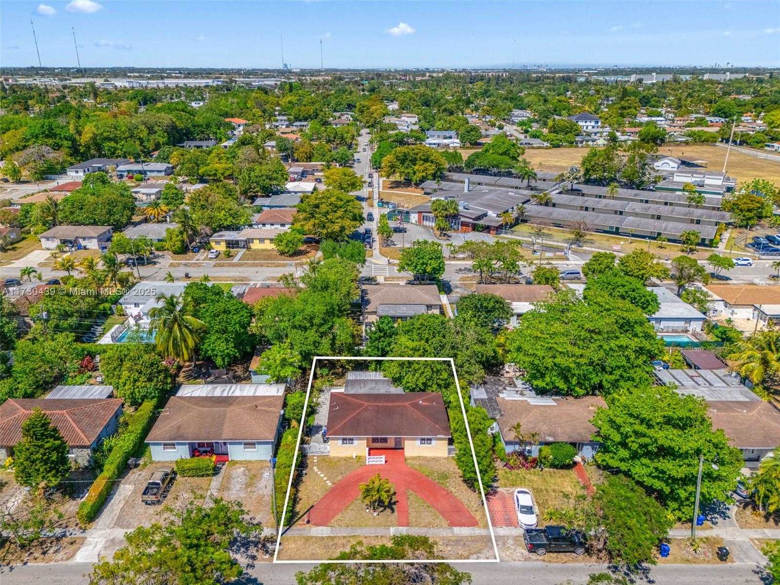 Small Image of 701 NORTH EAST 170TH ST, North Miami Beach Number 36