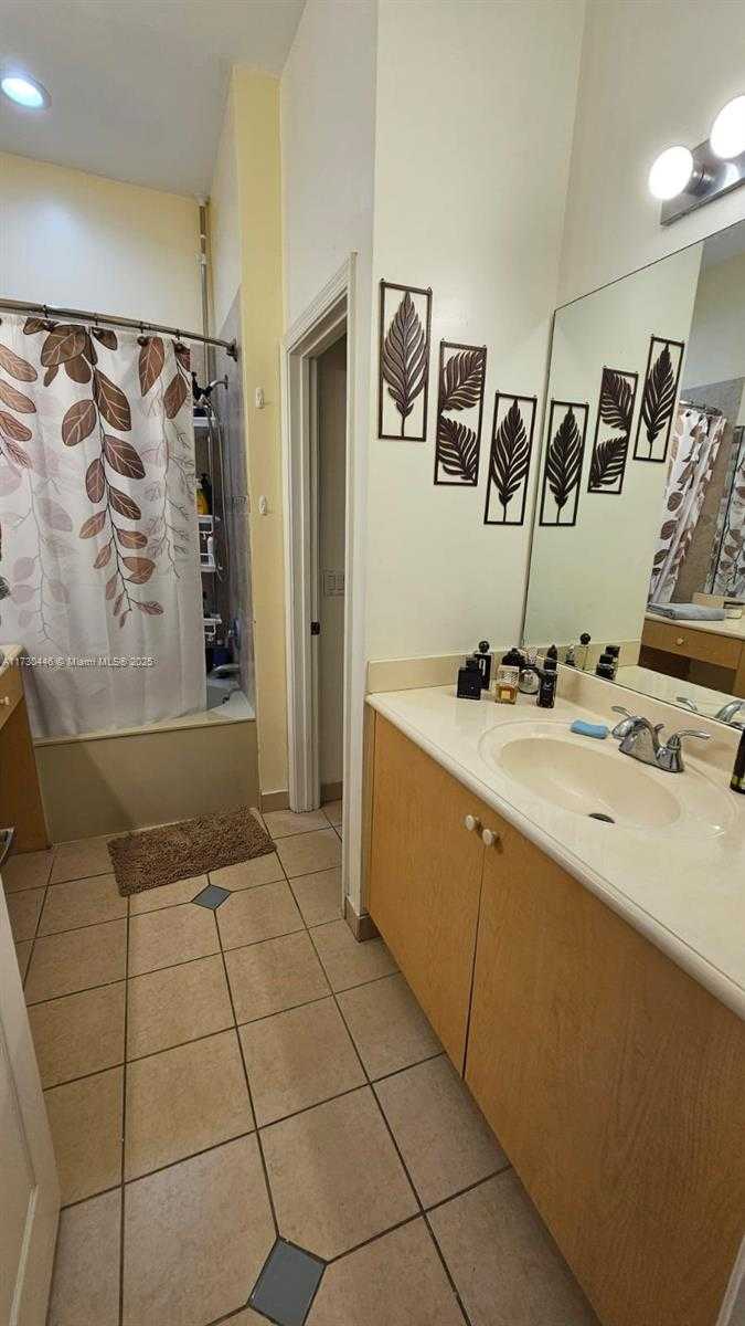 Small Image of 4120 NORTH EAST 22 ND CT, Homestead Number 16
