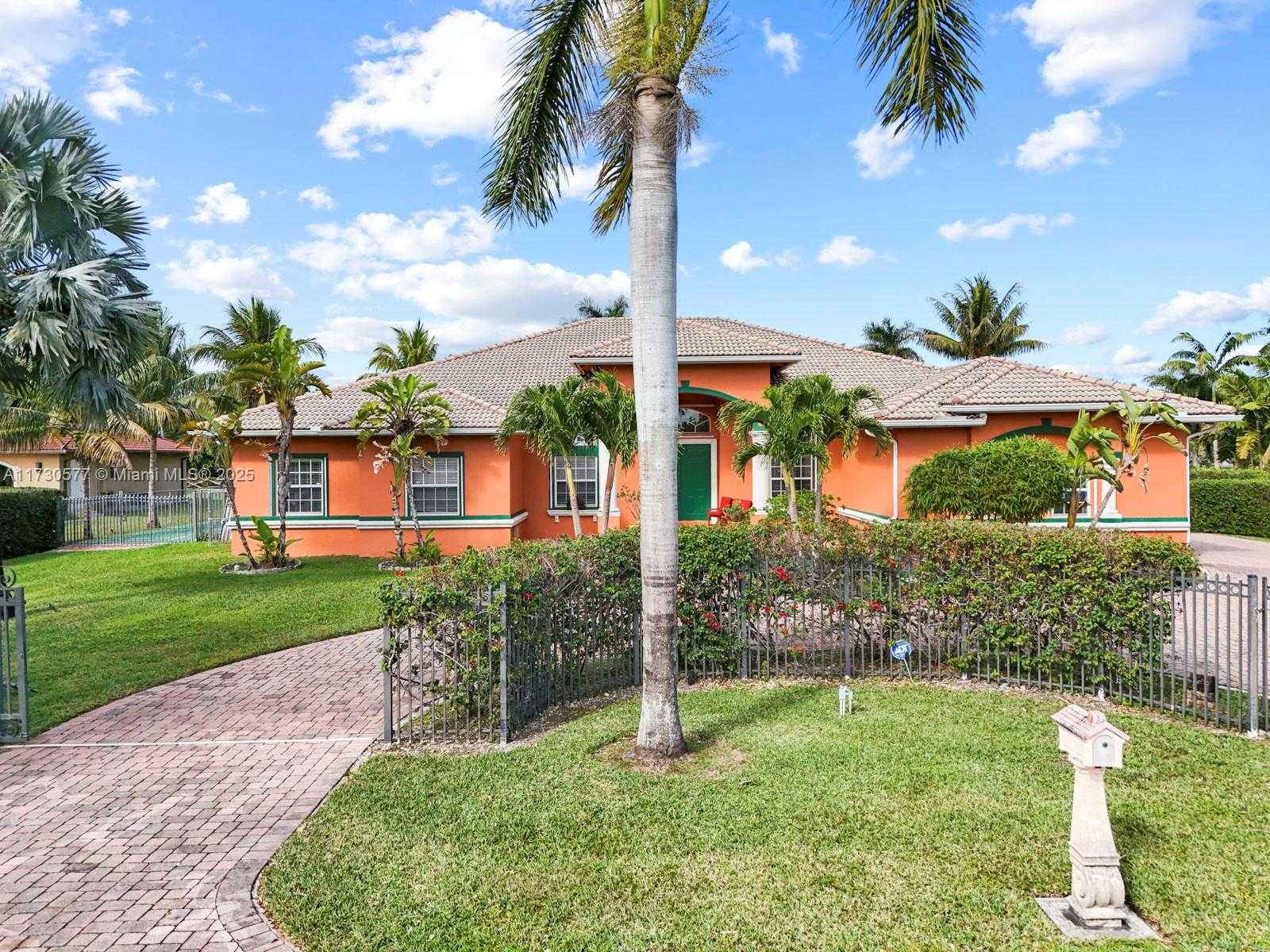 Small Image of 16741 SOUTH WEST 282ND ST, Homestead Number 25