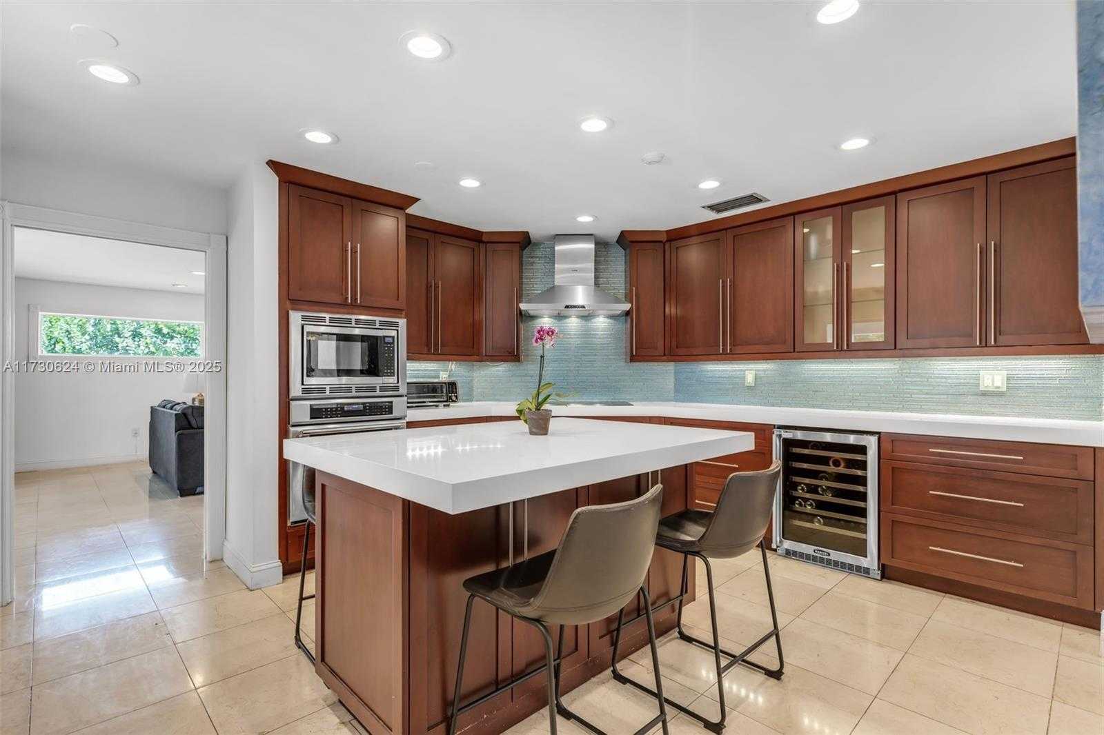 Small Image of 9260 SOUTH WEST 101 ST, Miami Number 11