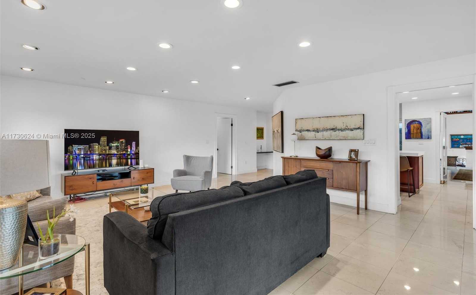 Small Image of 9260 SOUTH WEST 101 ST, Miami Number 16
