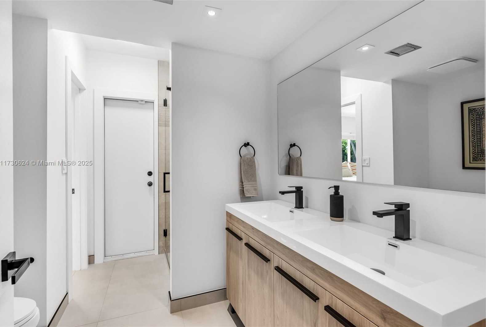Small Image of 9260 SOUTH WEST 101 ST, Miami Number 25