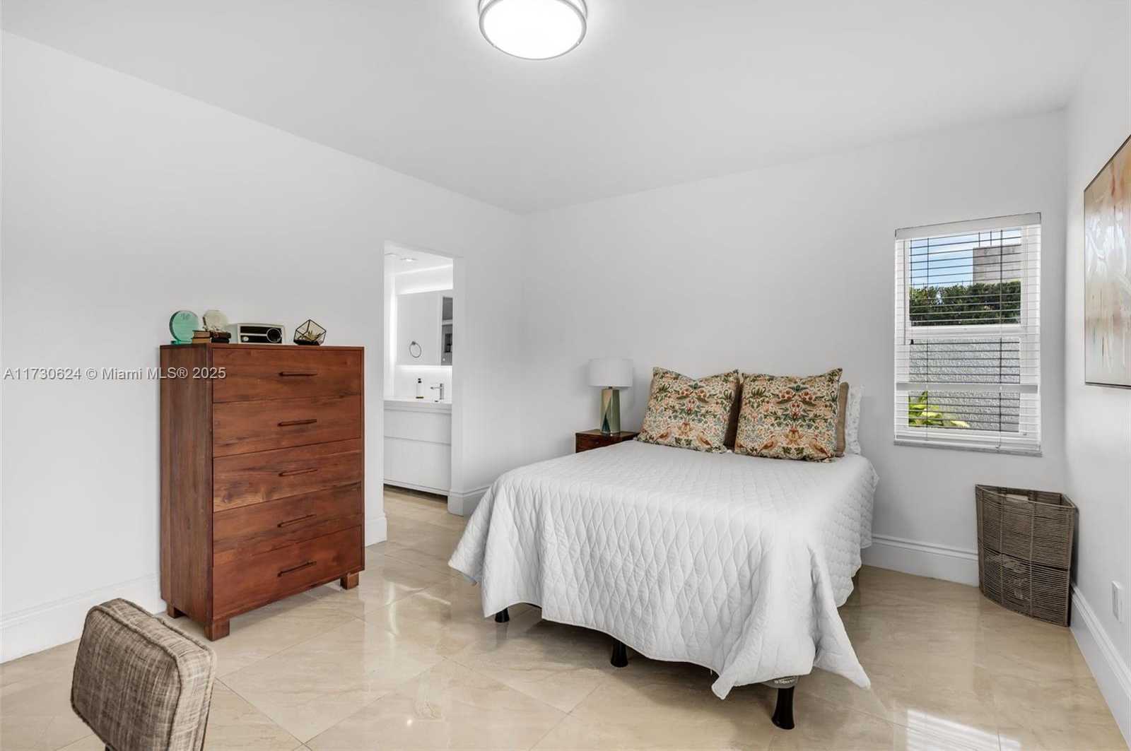 Small Image of 9260 SOUTH WEST 101 ST, Miami Number 30