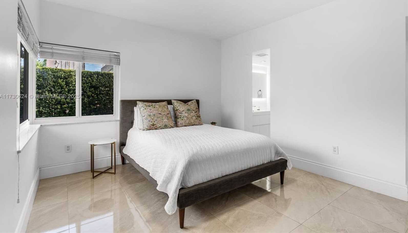 Small Image of 9260 SOUTH WEST 101 ST, Miami Number 32