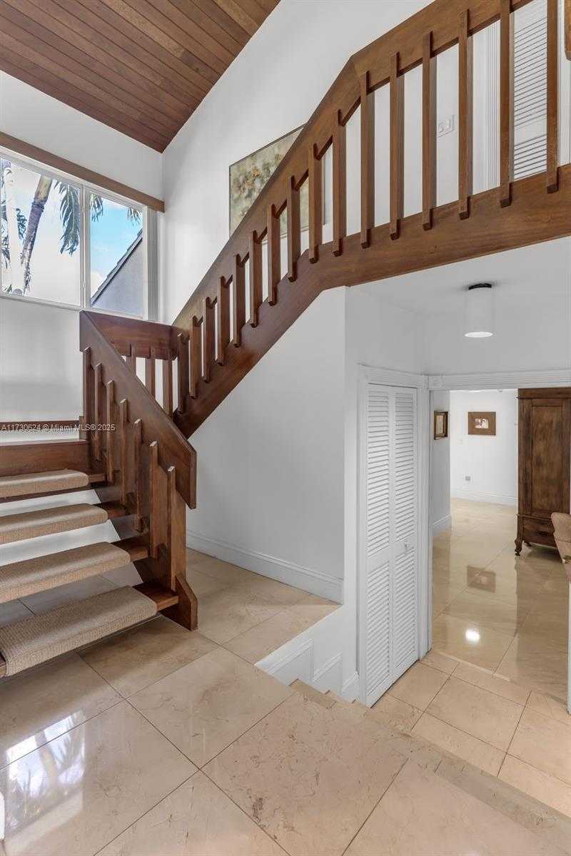 Small Image of 9260 SOUTH WEST 101 ST, Miami Number 34