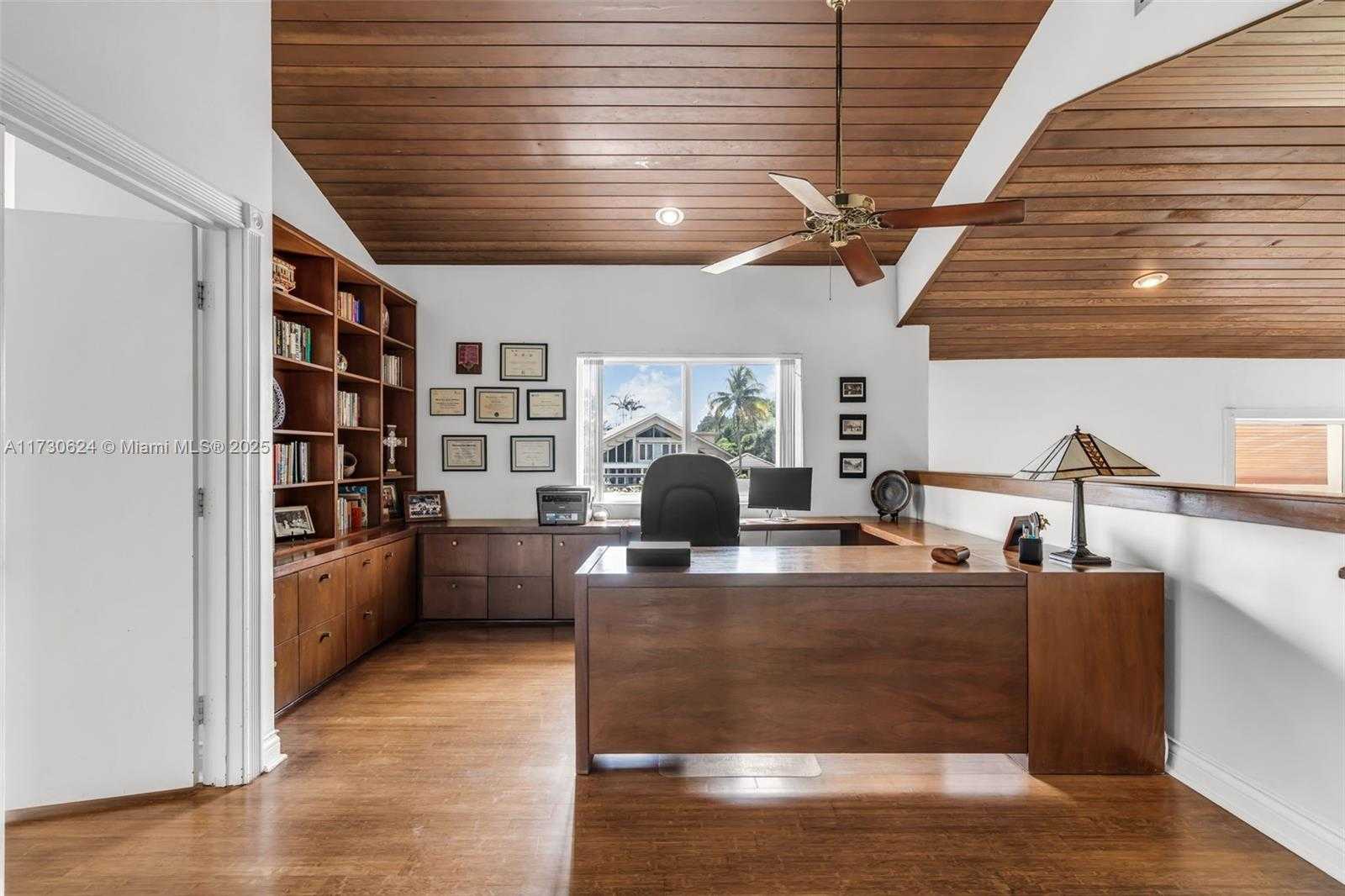 Small Image of 9260 SOUTH WEST 101 ST, Miami Number 38