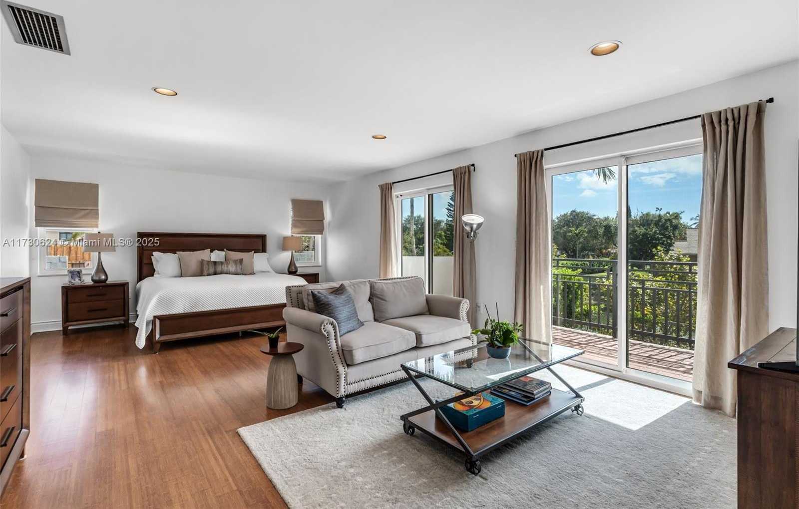 Small Image of 9260 SOUTH WEST 101 ST, Miami Number 41