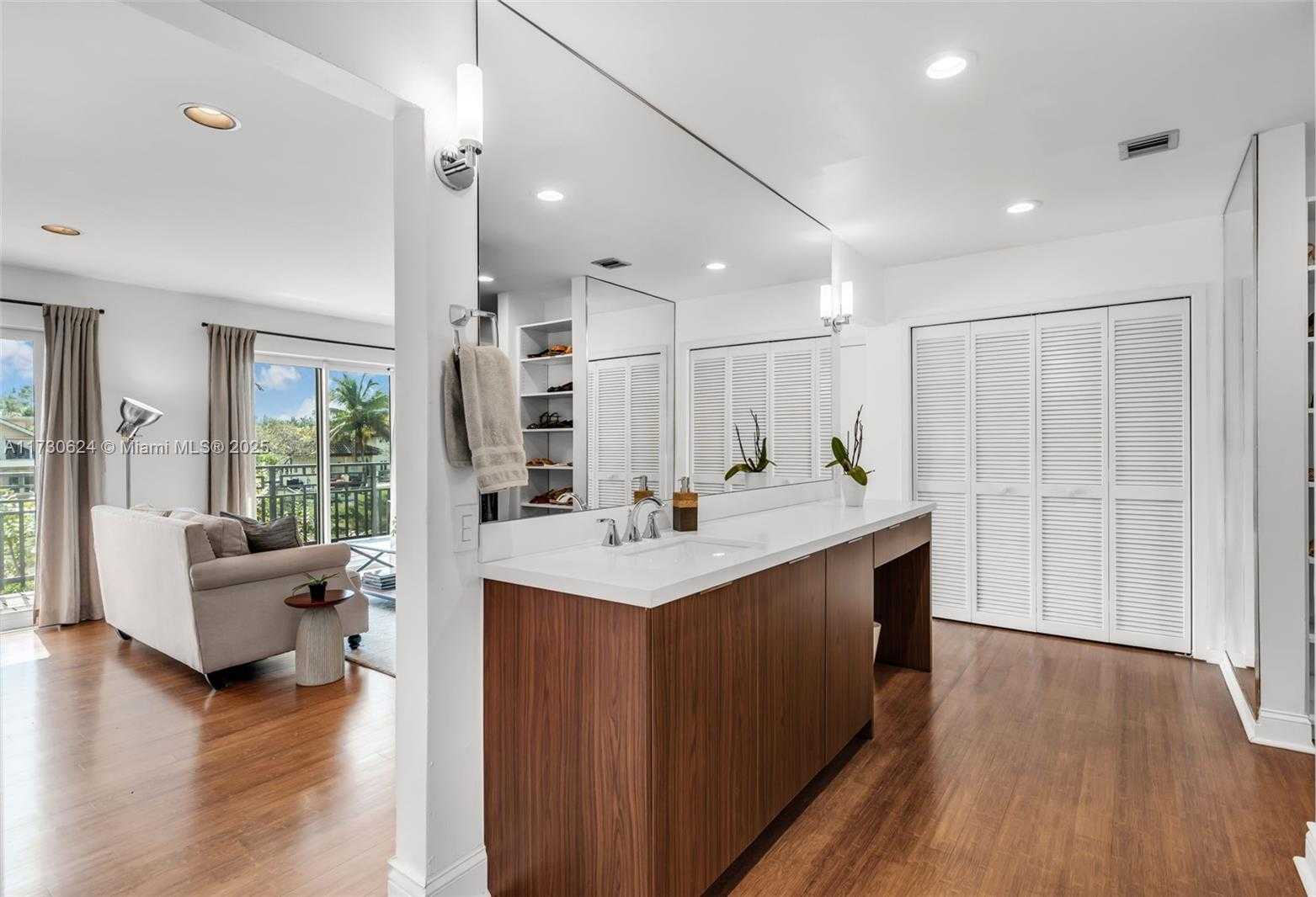 Small Image of 9260 SOUTH WEST 101 ST, Miami Number 42