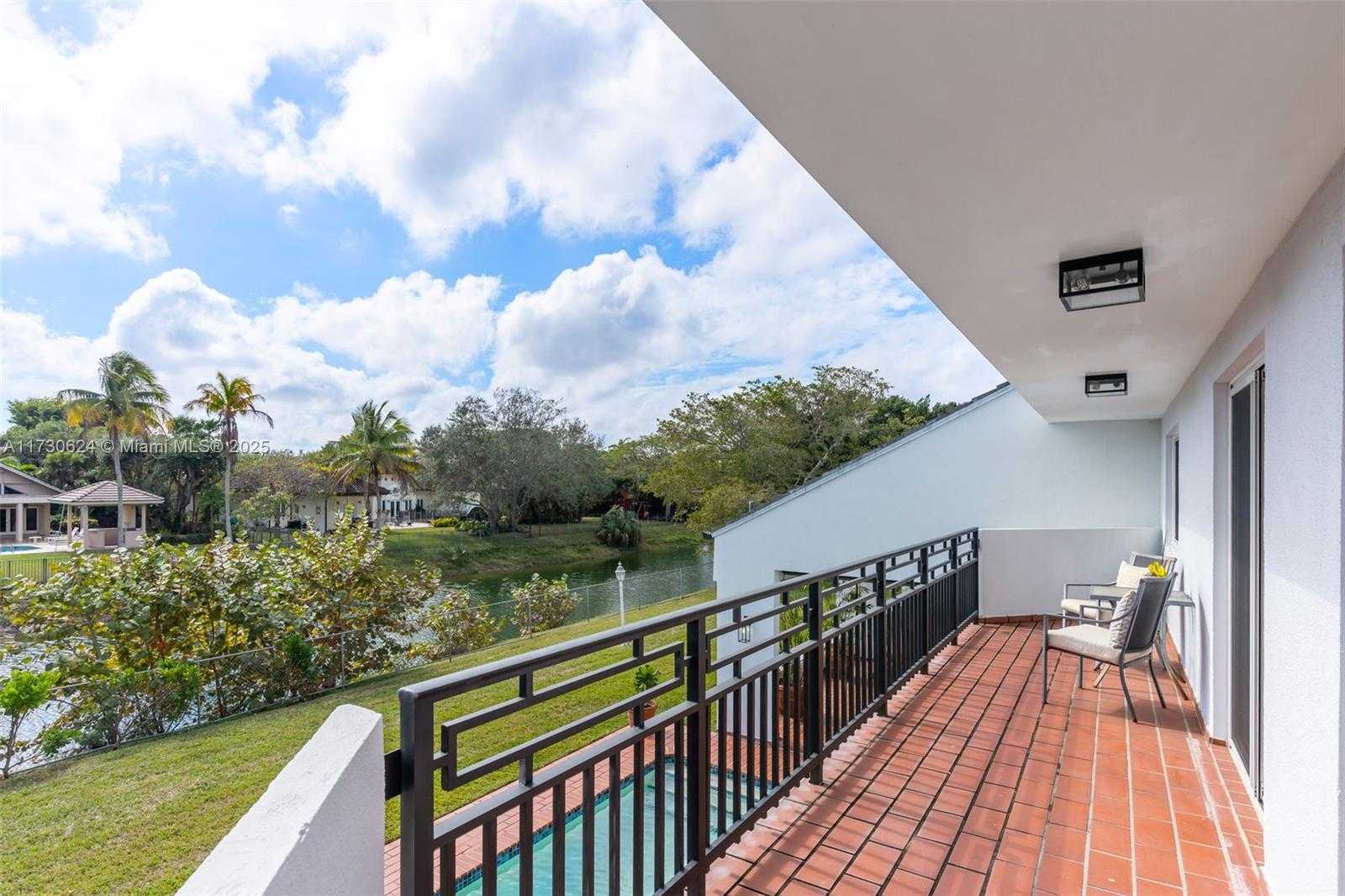 Small Image of 9260 SOUTH WEST 101 ST, Miami Number 49