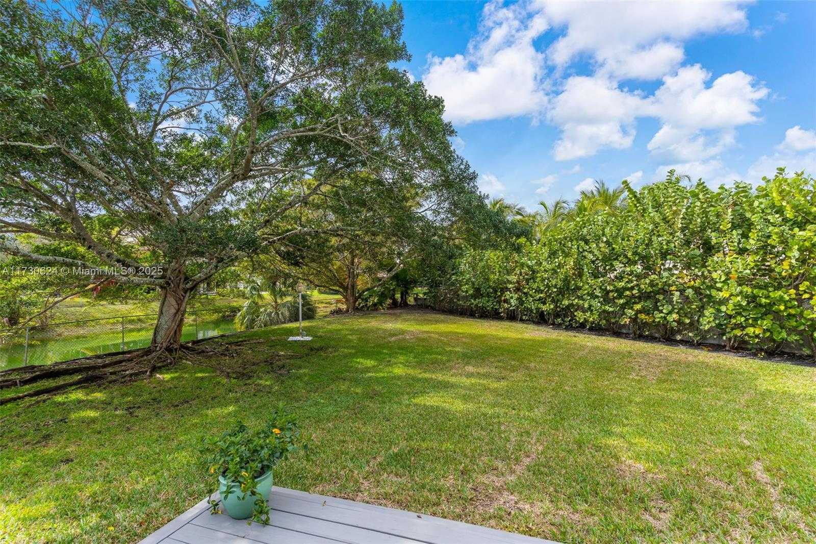 Small Image of 9260 SOUTH WEST 101 ST, Miami Number 55
