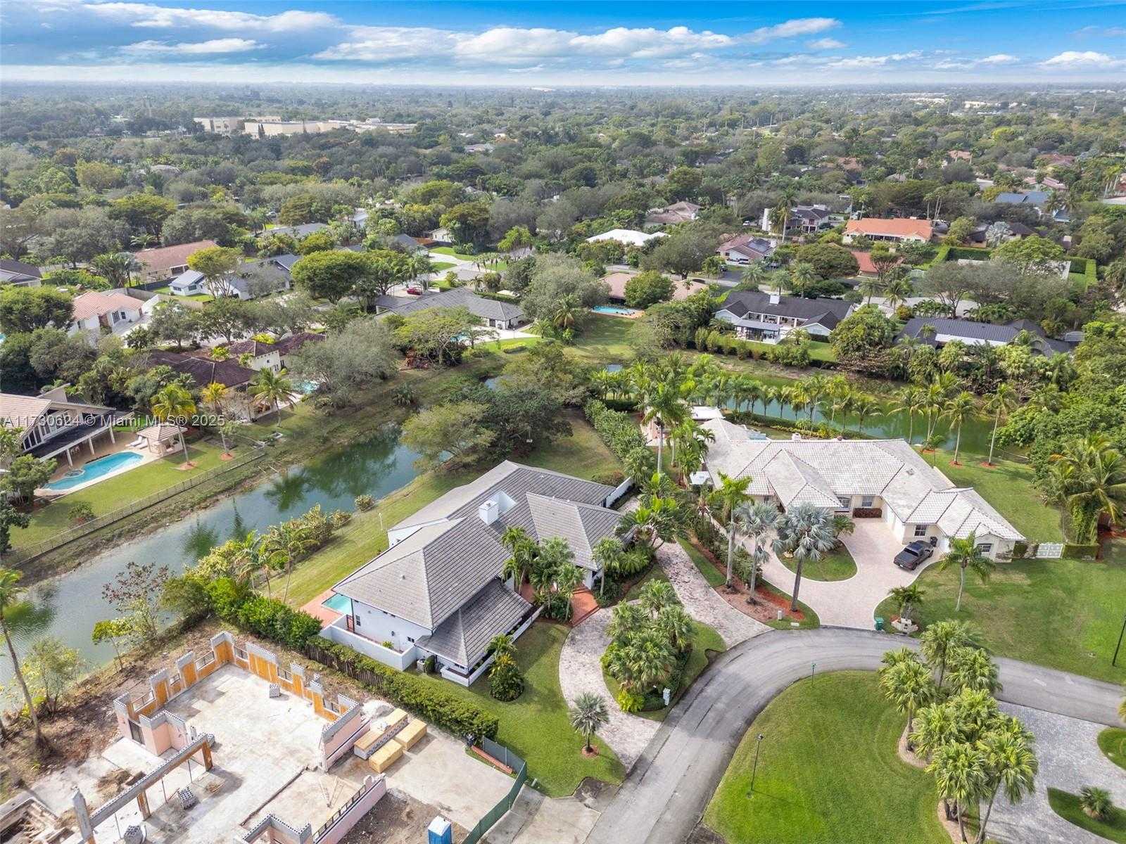 Small Image of 9260 SOUTH WEST 101 ST, Miami Number 64