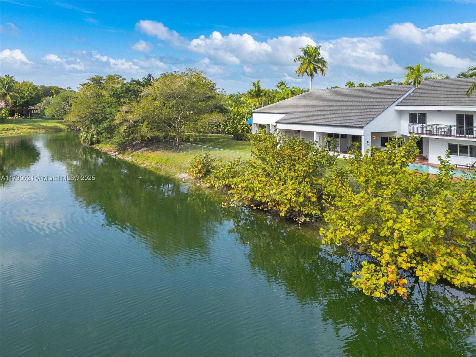 Small Image of 9260 SOUTH WEST 101 ST, Miami Number 69