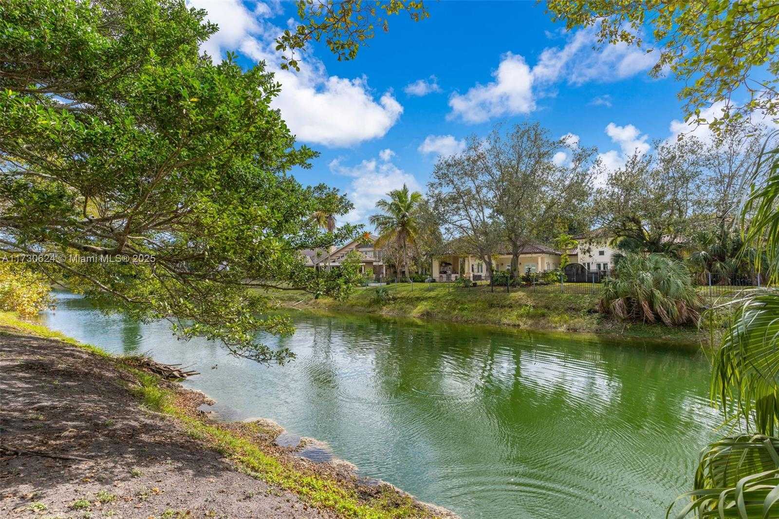 Small Image of 9260 SOUTH WEST 101 ST, Miami Number 74