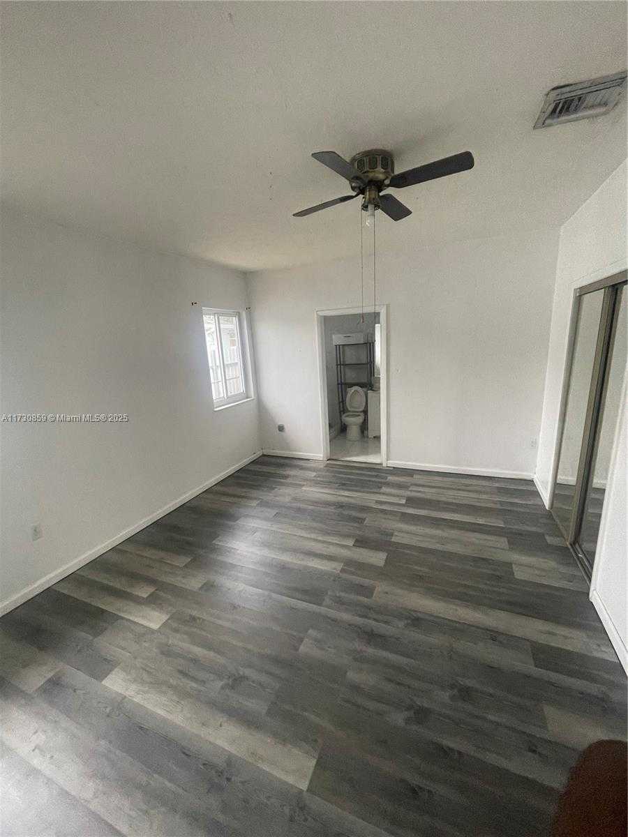 Small Image of 16025 NORTH WEST 20TH AVE, Miami Gardens Number 2
