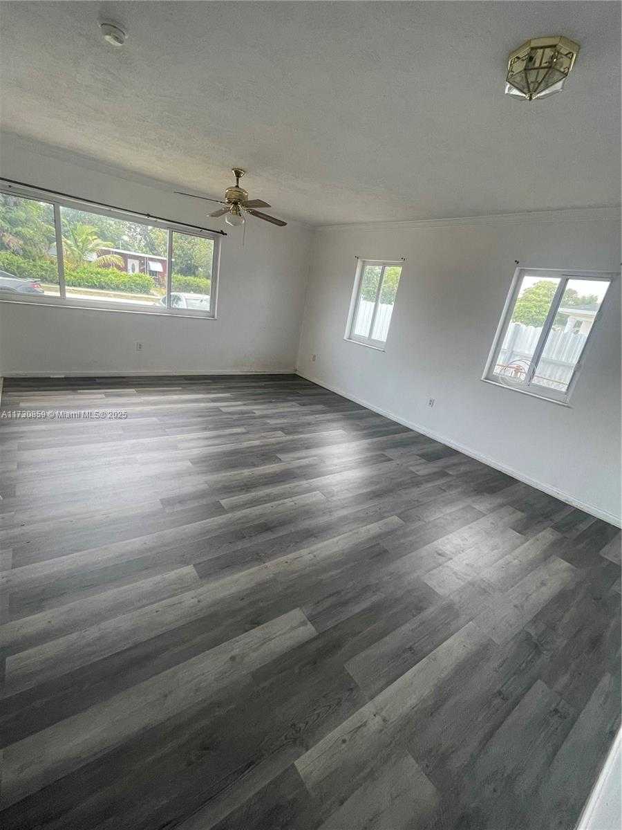 Small Image of 16025 NORTH WEST 20TH AVE, Miami Gardens Number 3