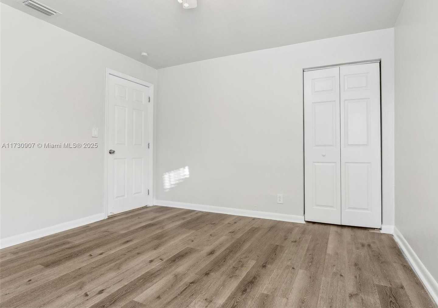 Small Image of 5409 NORTH ANDREWS AVE, Oakland Park Number 17