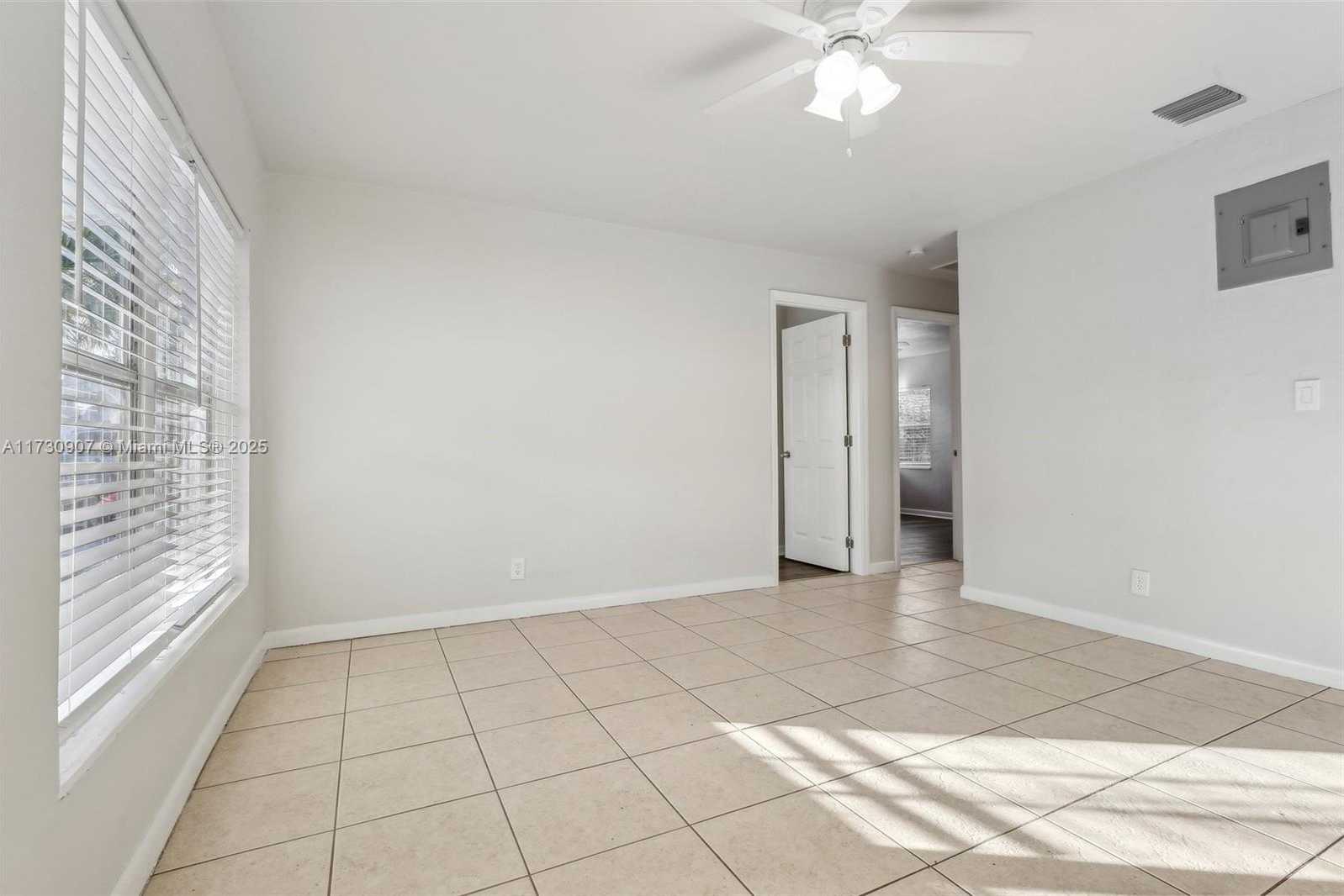 Small Image of 5409 NORTH ANDREWS AVE, Oakland Park Number 3