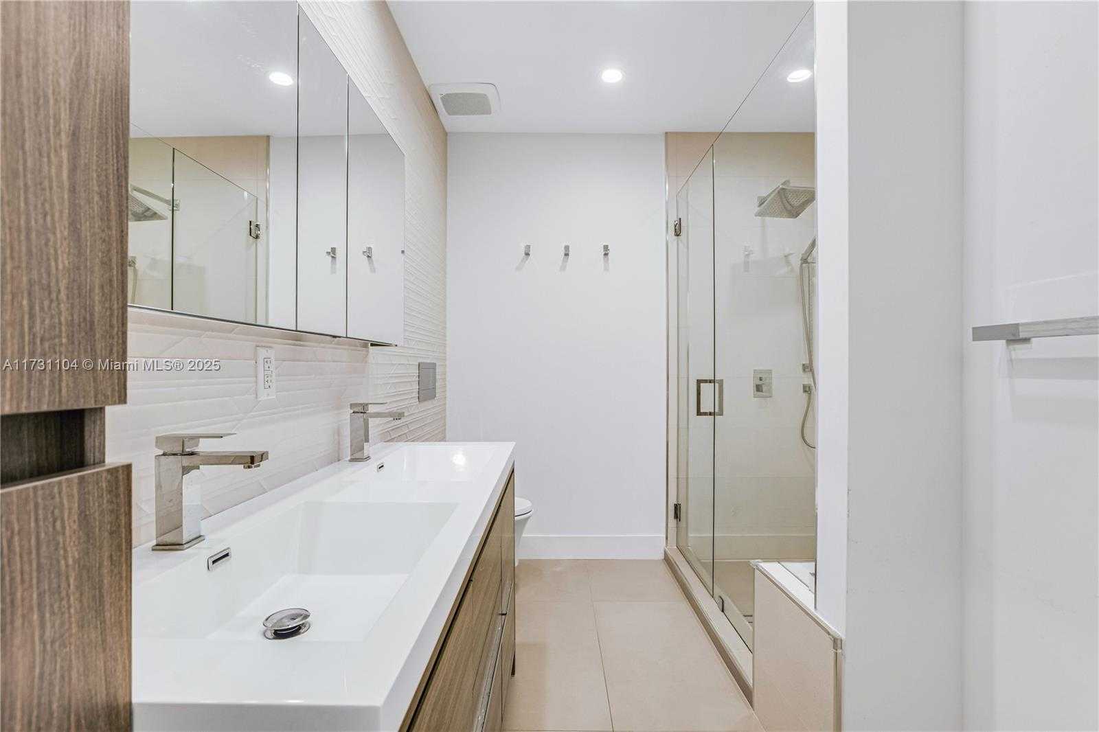 Small Image of 8858 FROUDE AVE, Surfside Number 30