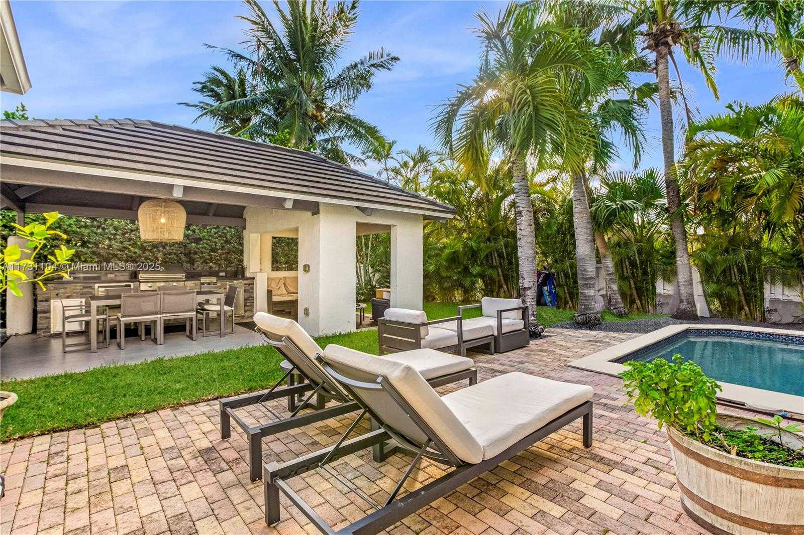 Small Image of 8858 FROUDE AVE, Surfside Number 35