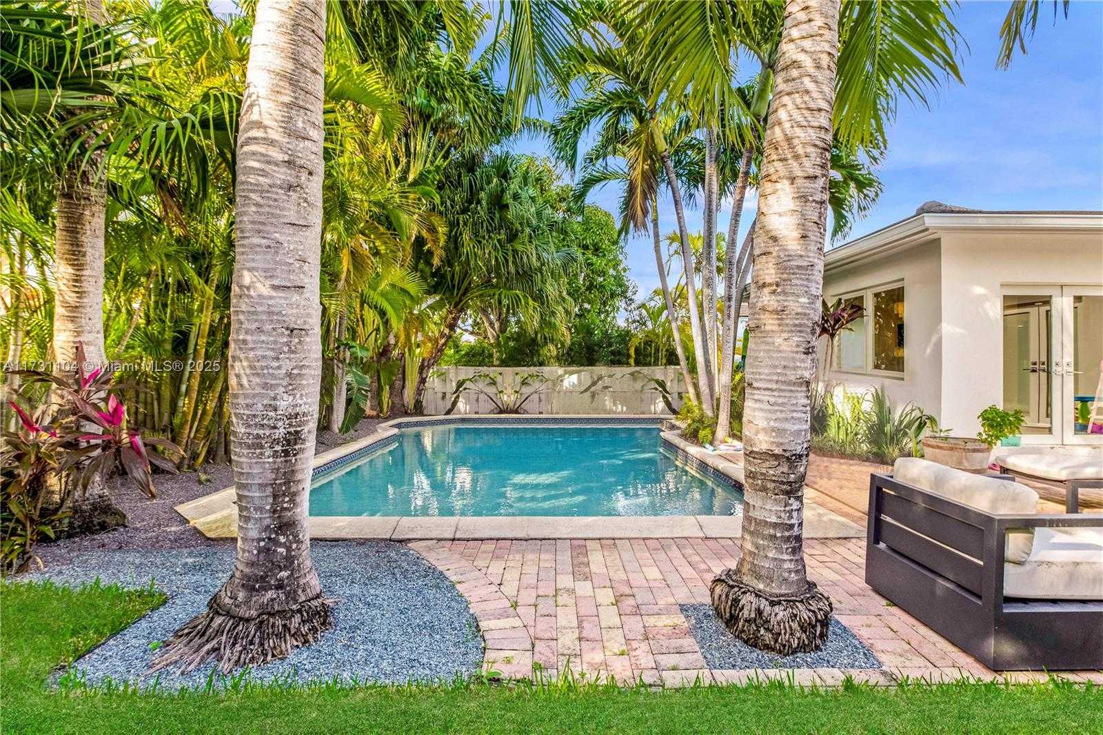Small Image of 8858 FROUDE AVE, Surfside Number 38