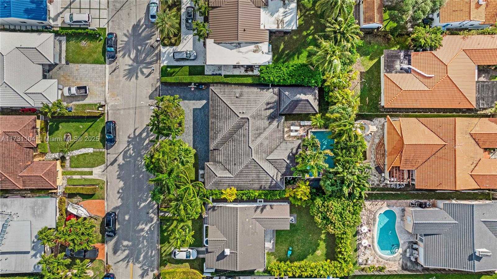 Small Image of 8858 FROUDE AVE, Surfside Number 6