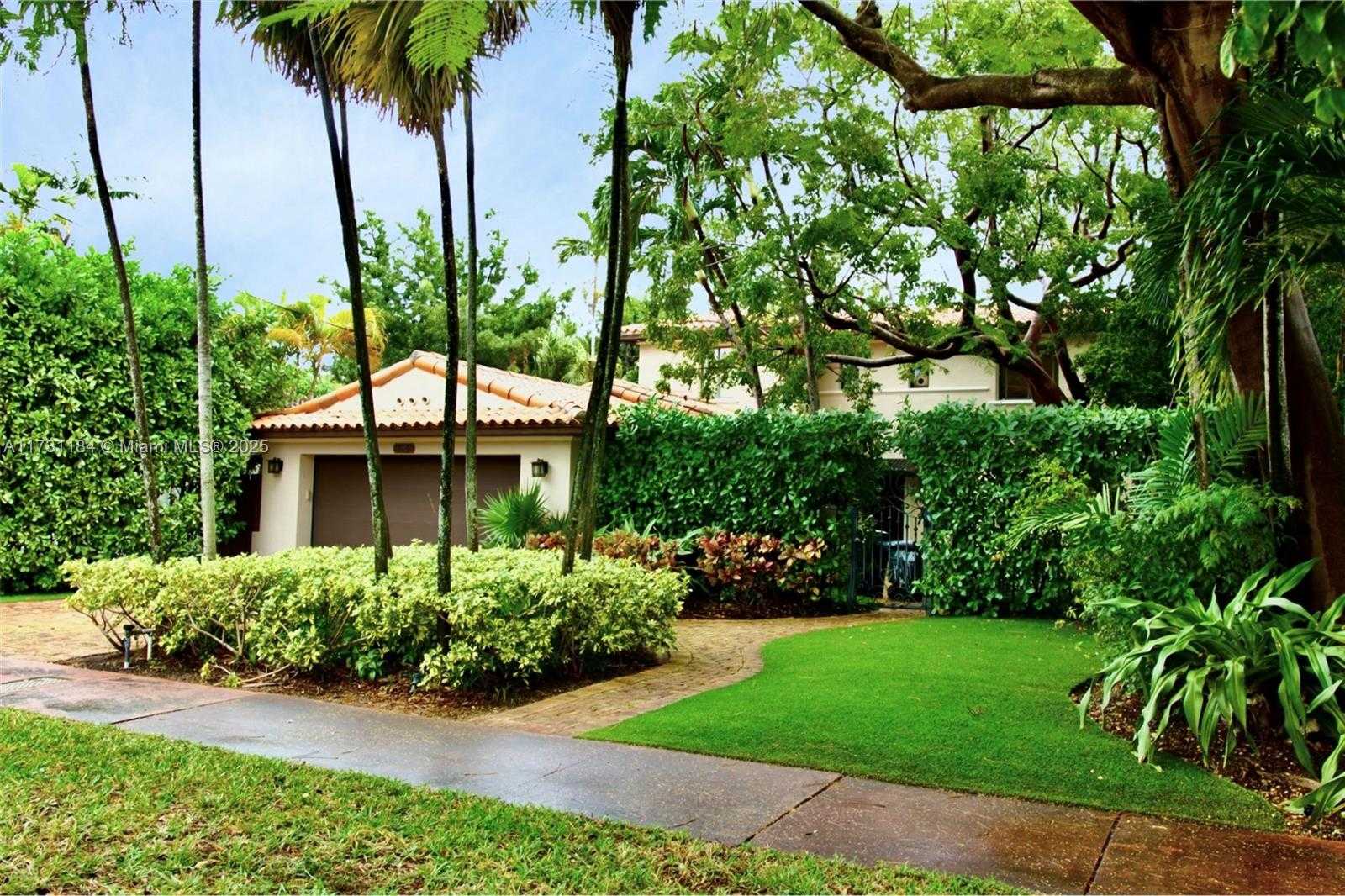 Small Image of 6121 LA GORCE DR, Miami Beach Number 31