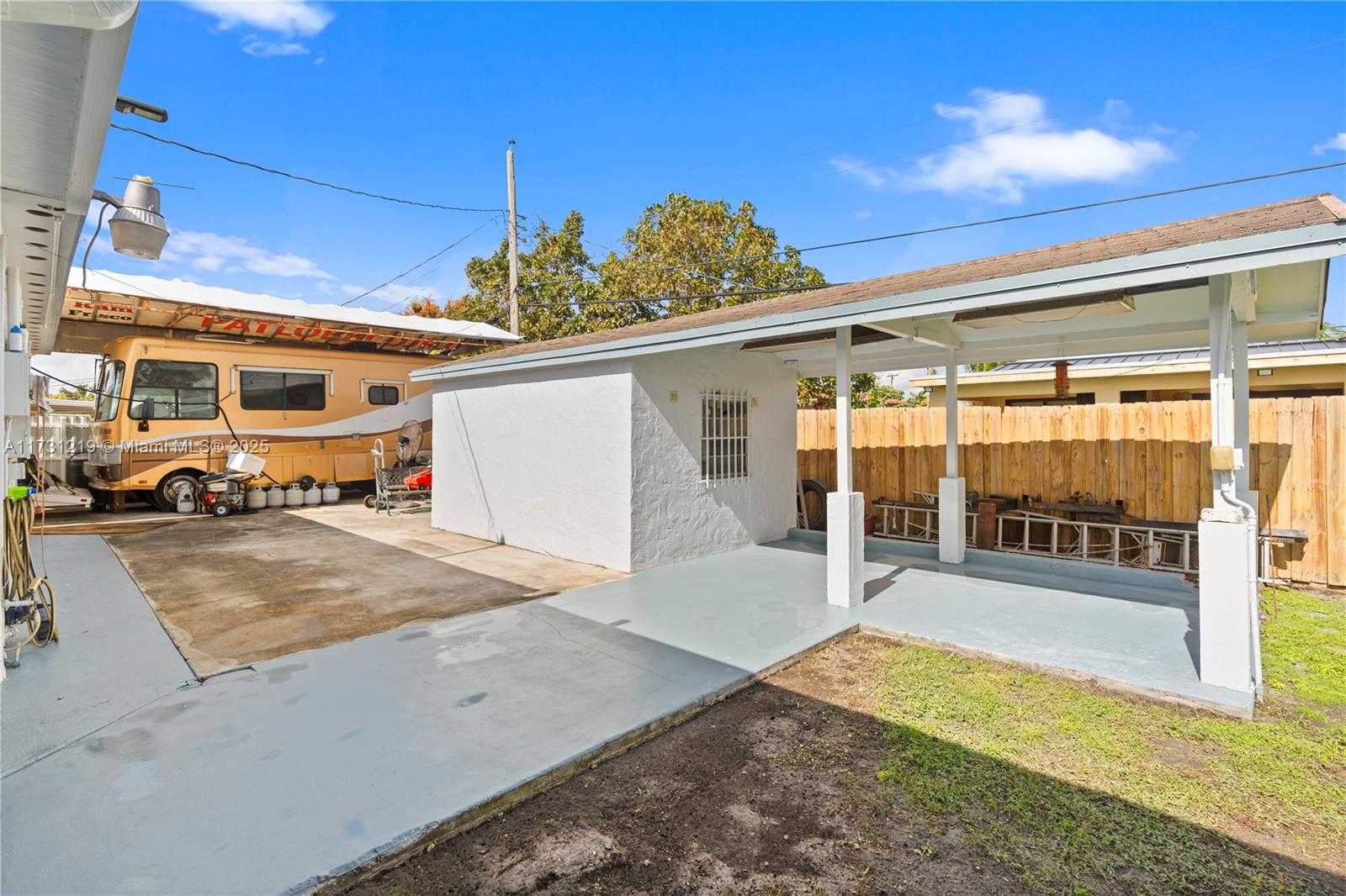 Small Image of 451 WEST 39TH ST, Hialeah Number 10