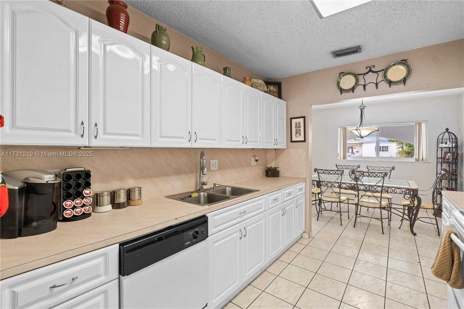 Small Image of 451 WEST 39TH ST, Hialeah Number 18
