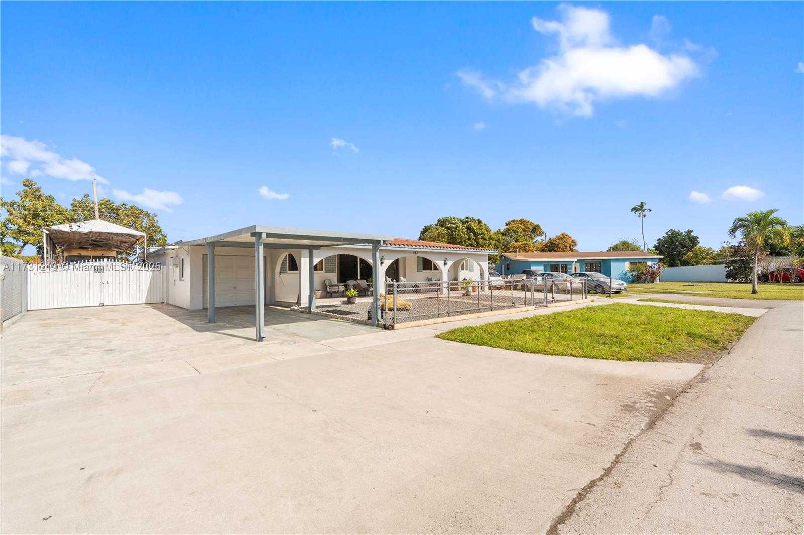 Small Image of 451 WEST 39TH ST, Hialeah Number 2