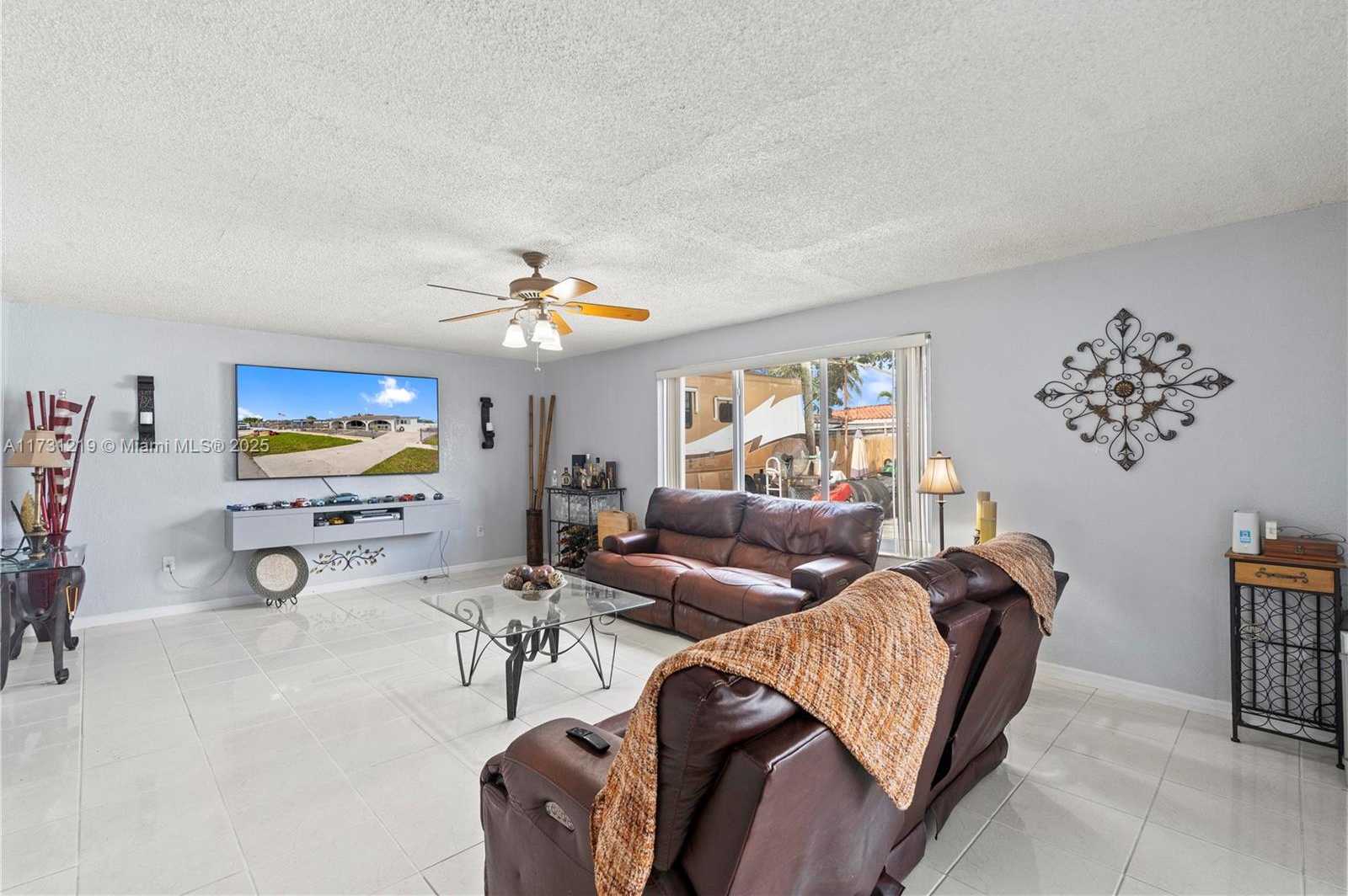 Small Image of 451 WEST 39TH ST, Hialeah Number 20